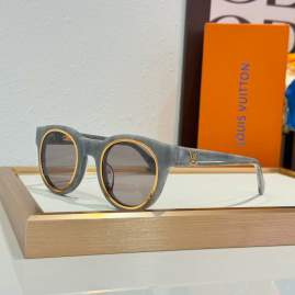 Picture of Louis Vuitton Sunglasses _SKUfw76702839fw